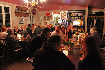 Abendfüllende Themen zum Diskutieren gab es schnell. Fotos: Sonja Lehnert
