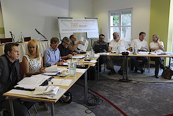 Vorstand und Geschäftsführer des DJV Hessen: Jörg Steinbach, Dr. Gabriela Blumschein-Grossmayer, Achim Wolff, Hans U. Heuser, Harro Menzel, Martin Schmidt, Martin Angelstein, Axel Häsler und Dr. Klaus-Peter Andrießen. Foto: Sonja Lehnert