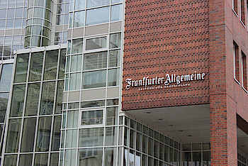 Laut Handelsblatt sollen bei der überregionalen Zeitung 150 bis 200 von insgesamt 900 Stellen wegfallen. Foto: Sonja Lehnert