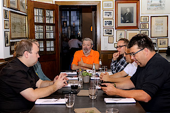 Kreative Runde beim Bezirksverband Osthessen / Foto: Carina Jiersch