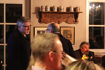 Erster Vorsitzender des DJV Hessen, Hans U. Heuser (l.), sprach über die hessische Medienlandschaft.